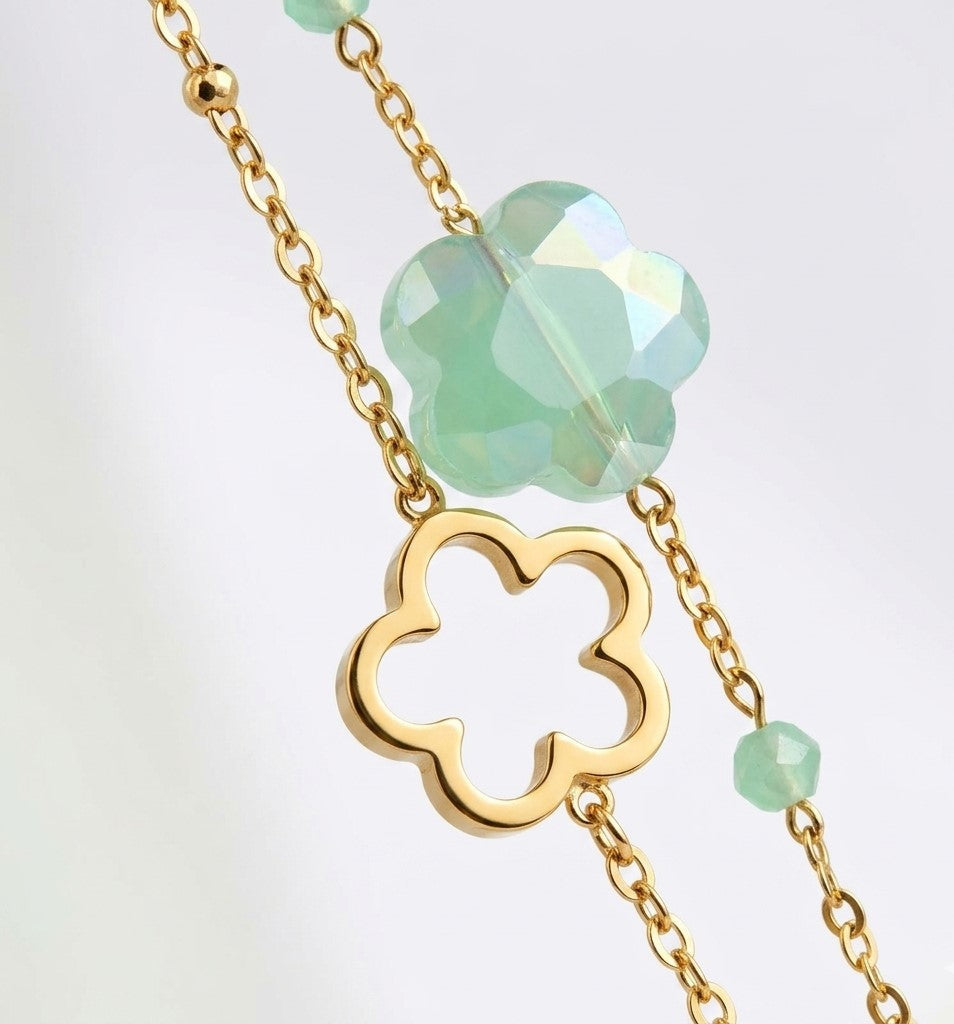 Macro fleur nacrée irisée vert eau contour ajouré doré bracelet double rangs