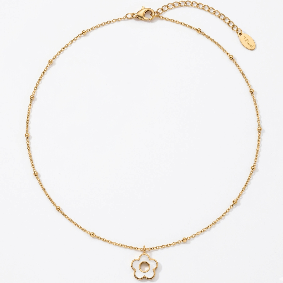 Collier Pétale chaîne satellite dorée pendentif fleur émail blanc trou central fond blanc acier inoxydable KD Softy Bijoux