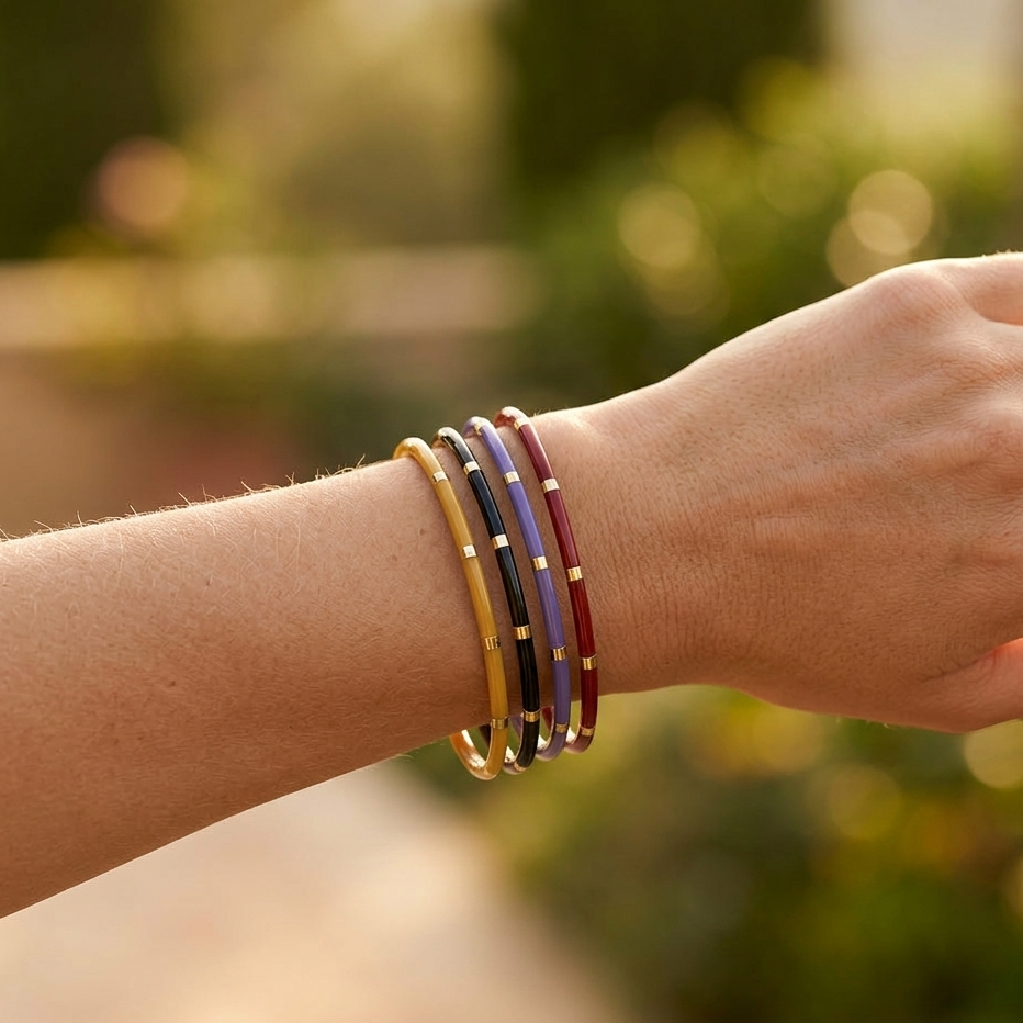 Jonc Mara – 4 bracelets fins en acier inoxydable portés au poignet, style été, collection KD Softy Bijoux